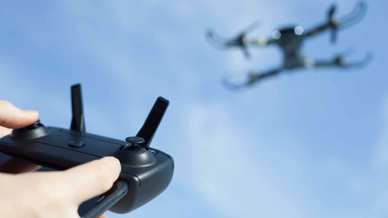 بسبب طائرة مسيرة.. رجل يلقى حتفه بحادث غريب