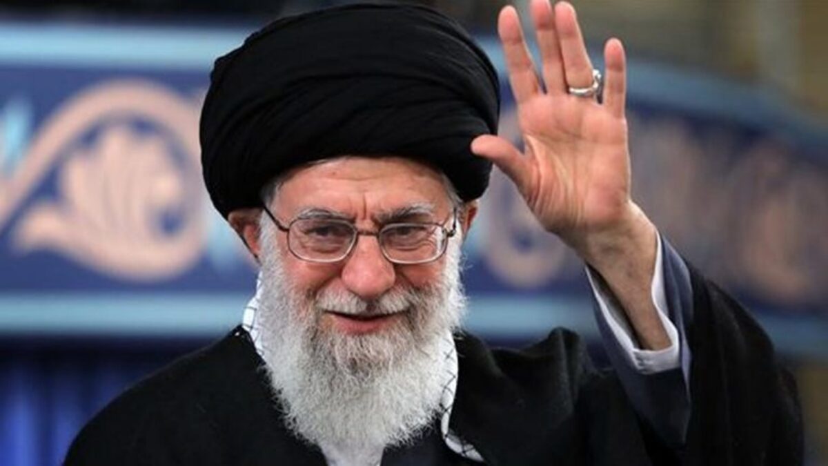 خامنئي يحذر حكومة روحاني من "الخداع الأوروبي"