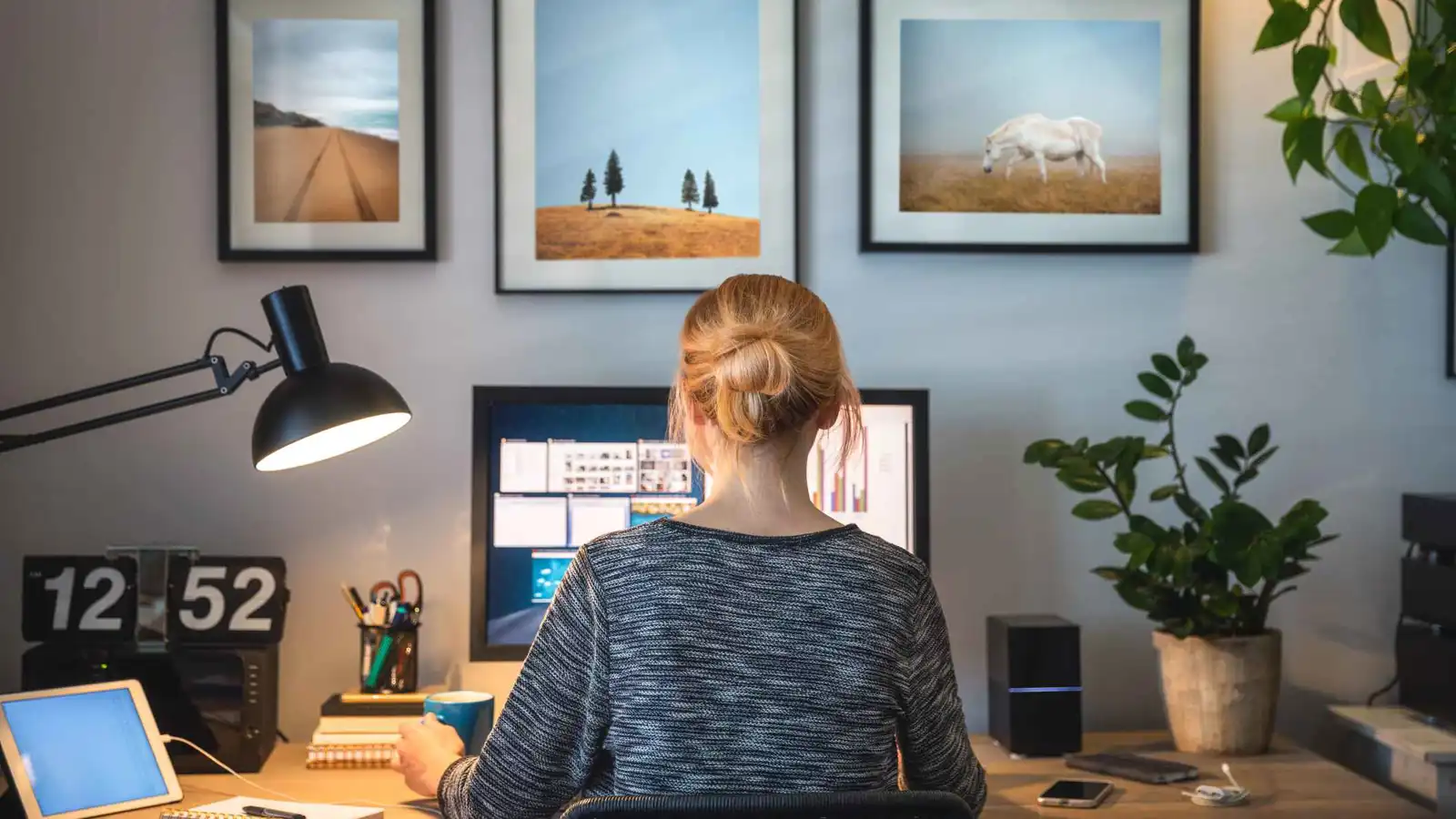 منها "الجلوس والموسيقى".. عادات يومية تعرضك للخطر