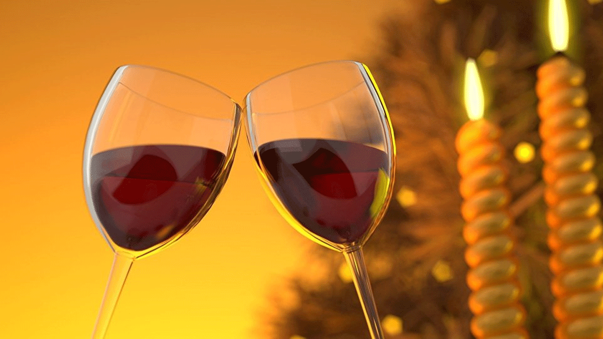 ما حقيقة السماح بتقديم المشروبات الكحولية في مطاعم ومقاهي السعودية؟