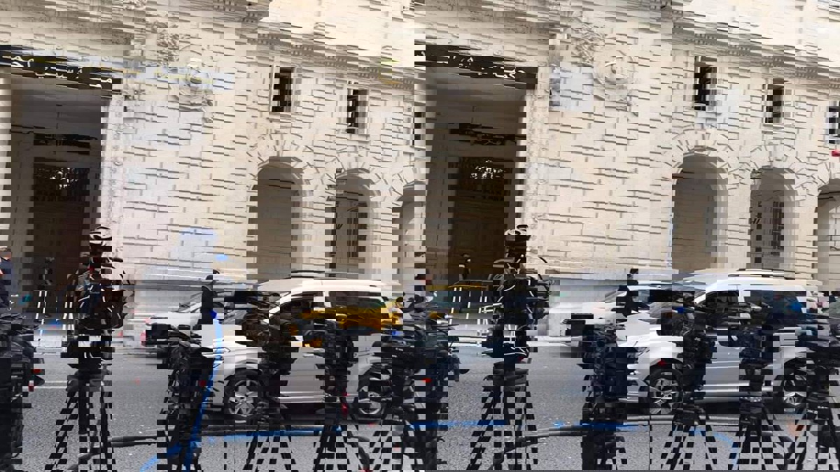 حبس 3 رجال أعمال من عائلة "كونيناف" بتهم فساد في الجزائر