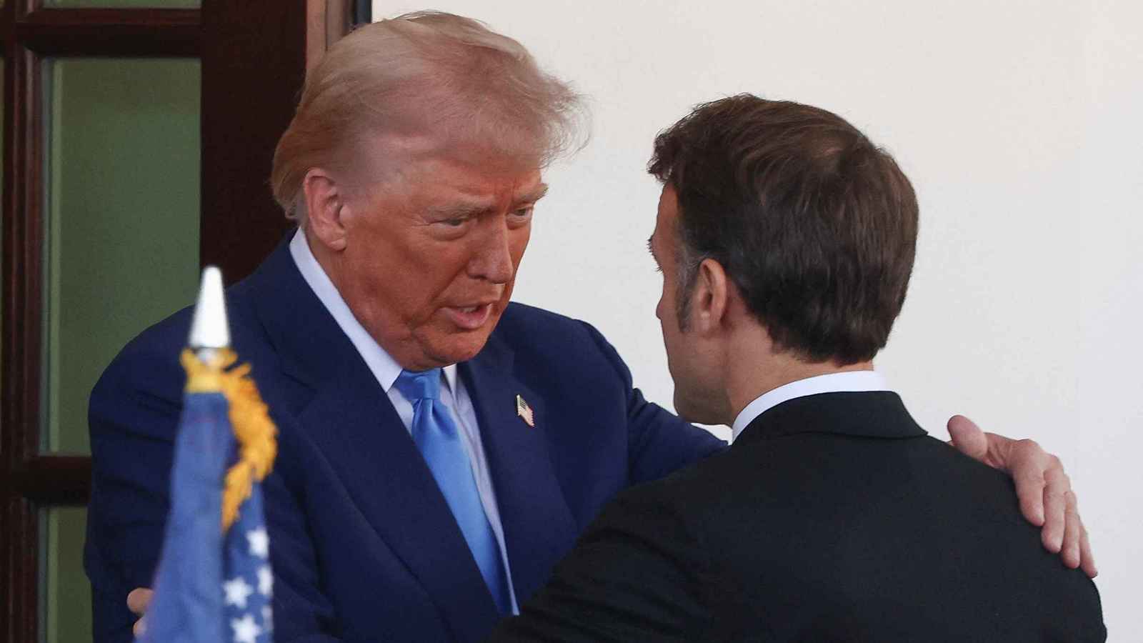 خلال لقائه ماكرون.. ترامب يؤكد قبول روسيا نشر قوات أوروبية في أوكرانيا