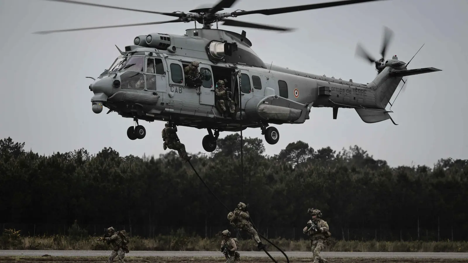 50 ألف جندي على حدود النار.. "تحالف الراغبين" يرفع راية التدخل في أوكرانيا