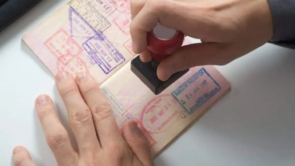 السعودية.. تمديد صلاحية الإقامات والزيارات للوافدين الموجودين خارج المملكة