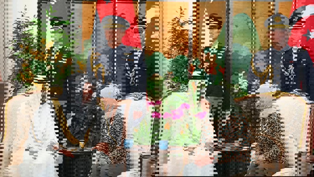 بالصور.. رئيسة سنغافورة‎ تستقبل محمد بن زايد‎