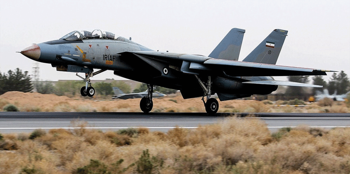 تحطم طائرة عسكرية إيرانية في أصفهان