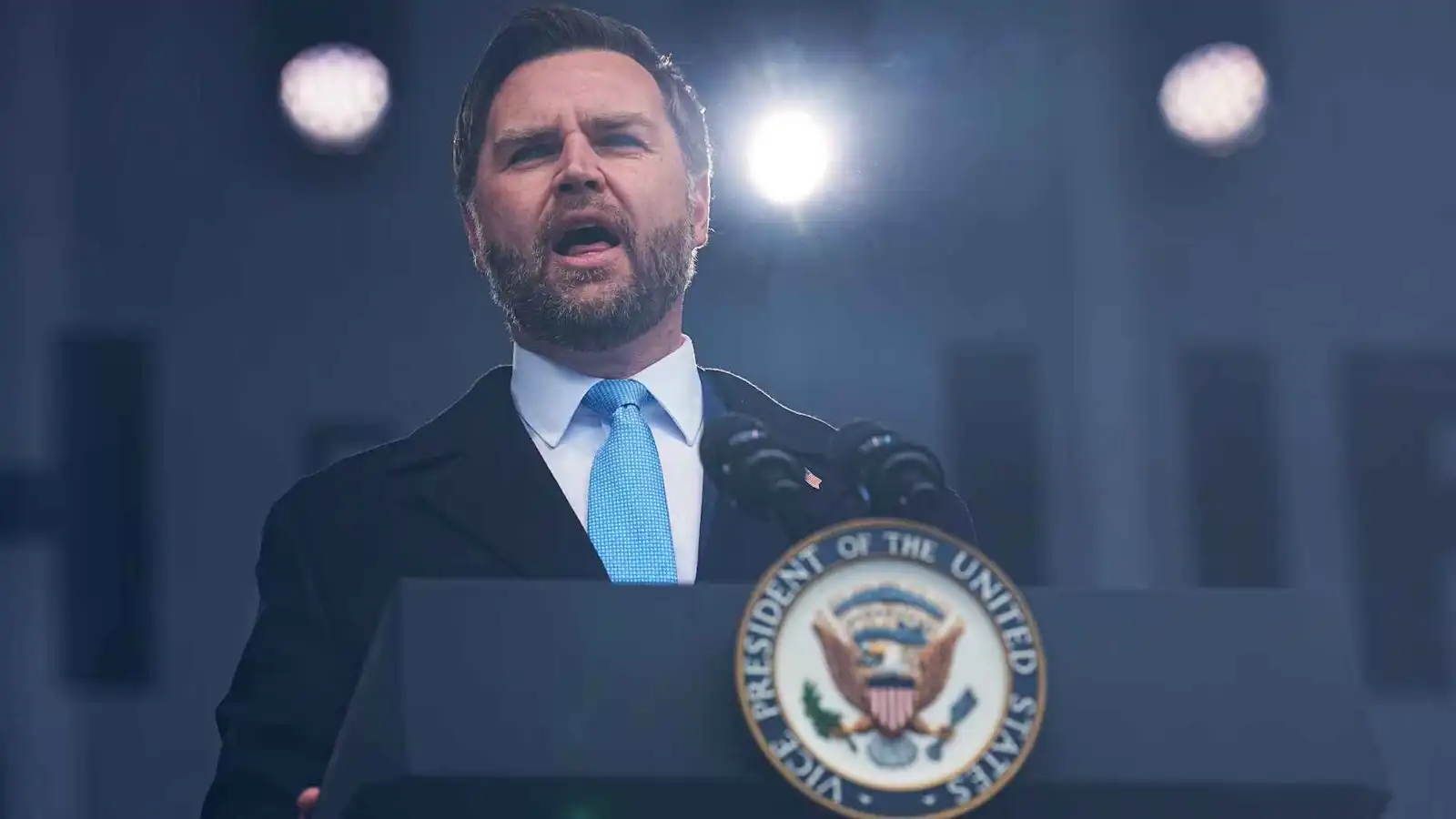 تصعيد تجاري.. واشنطن تحذّر سيول من استهداف شركات التكنولوجيا الأمريكية