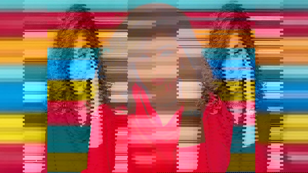 الفنانة البحرينية أبرار سبت تحتفل بزفافها وسط حضور لافت لشقيقاتها