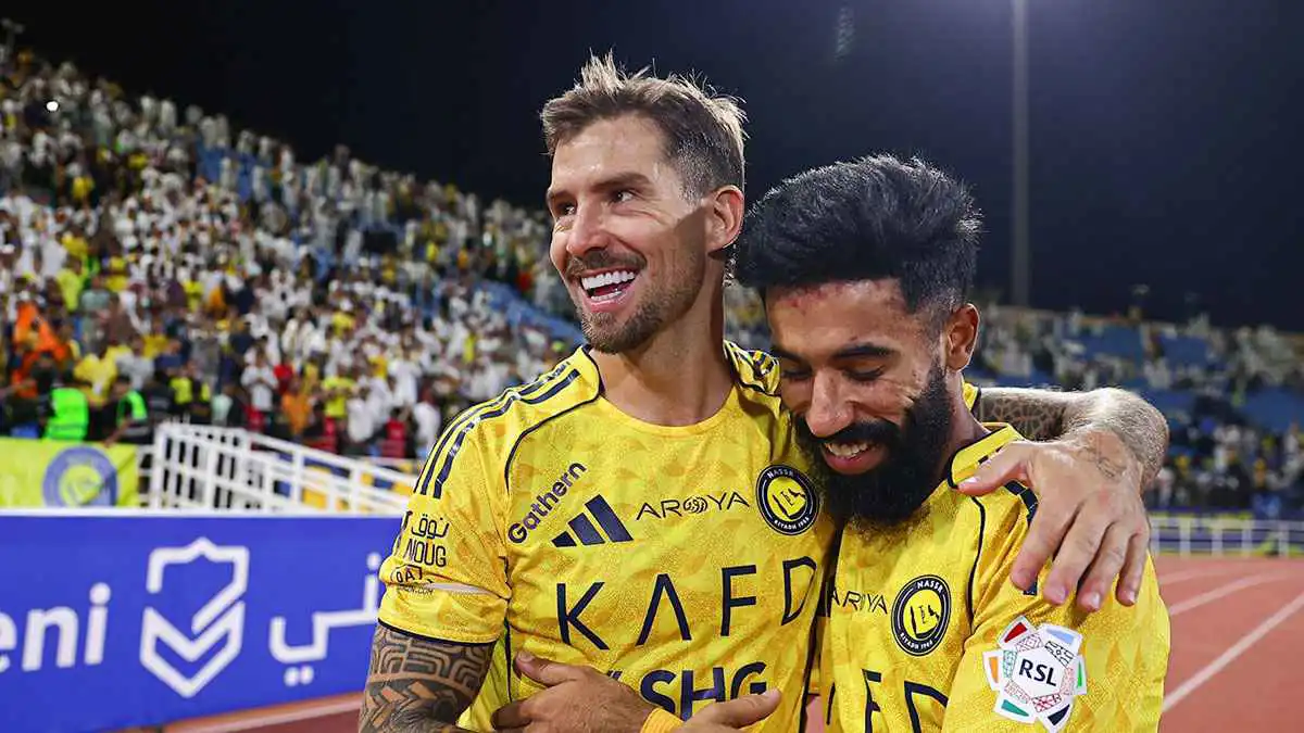 صدمة إينيغو مارتينيز بسبب "حناء" طفلة نصراوية (صور)