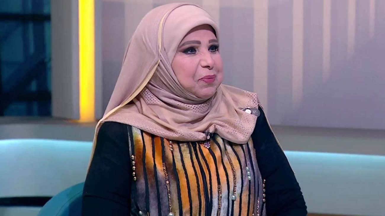 فنانة معتزلة تروى تفاصيل "خطوبتها" من عادل إمام