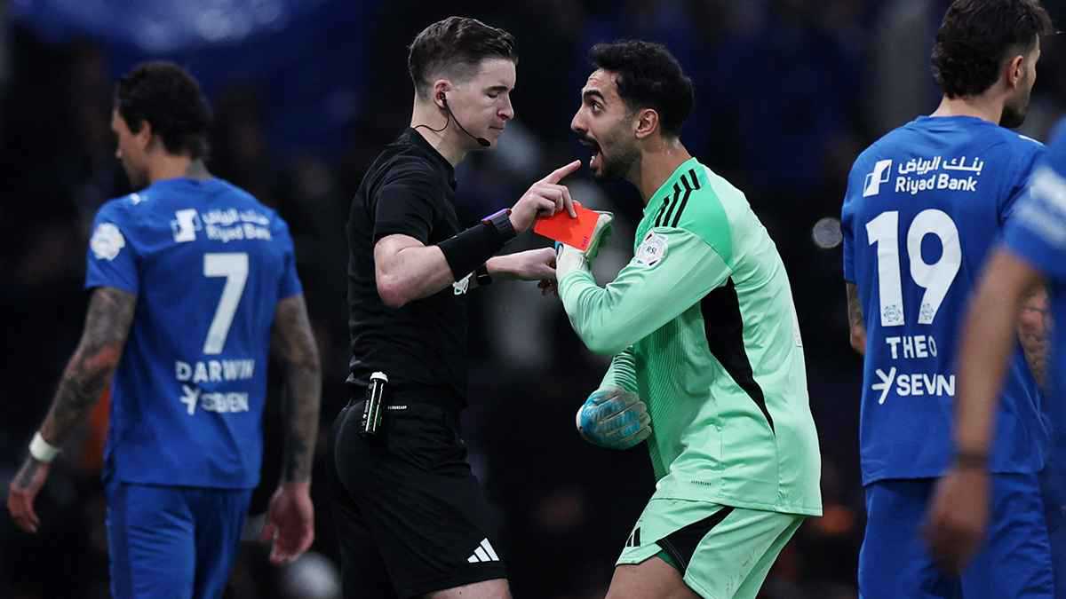 أوضح لقطة لاعتداء نواف العقيدي على نيفيز.. وخبير تحكيمي يحسم الجدل (فيديو)