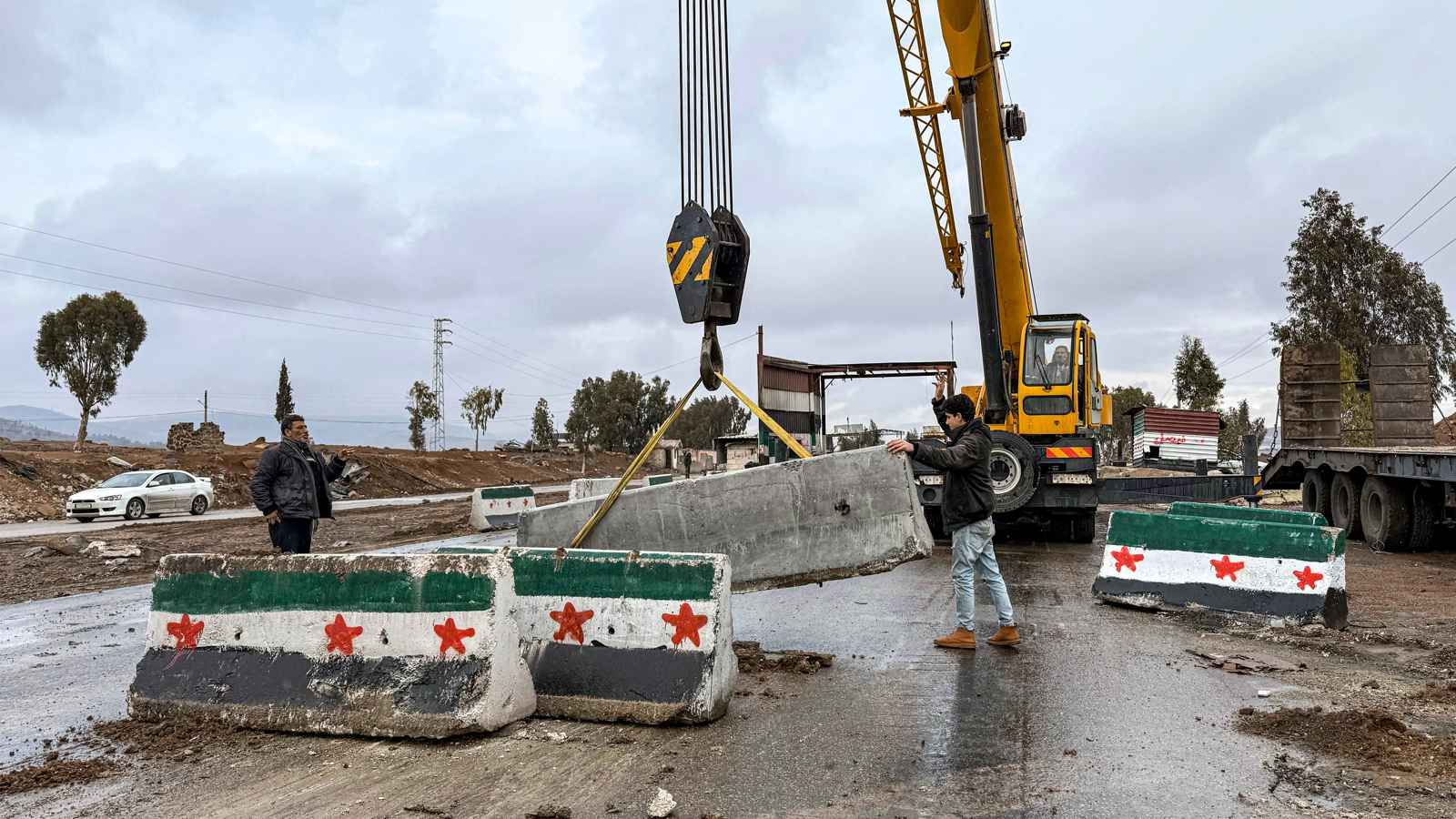 بدءا من معبر "نصيب".. الأردن يزود سوريا بالكهرباء