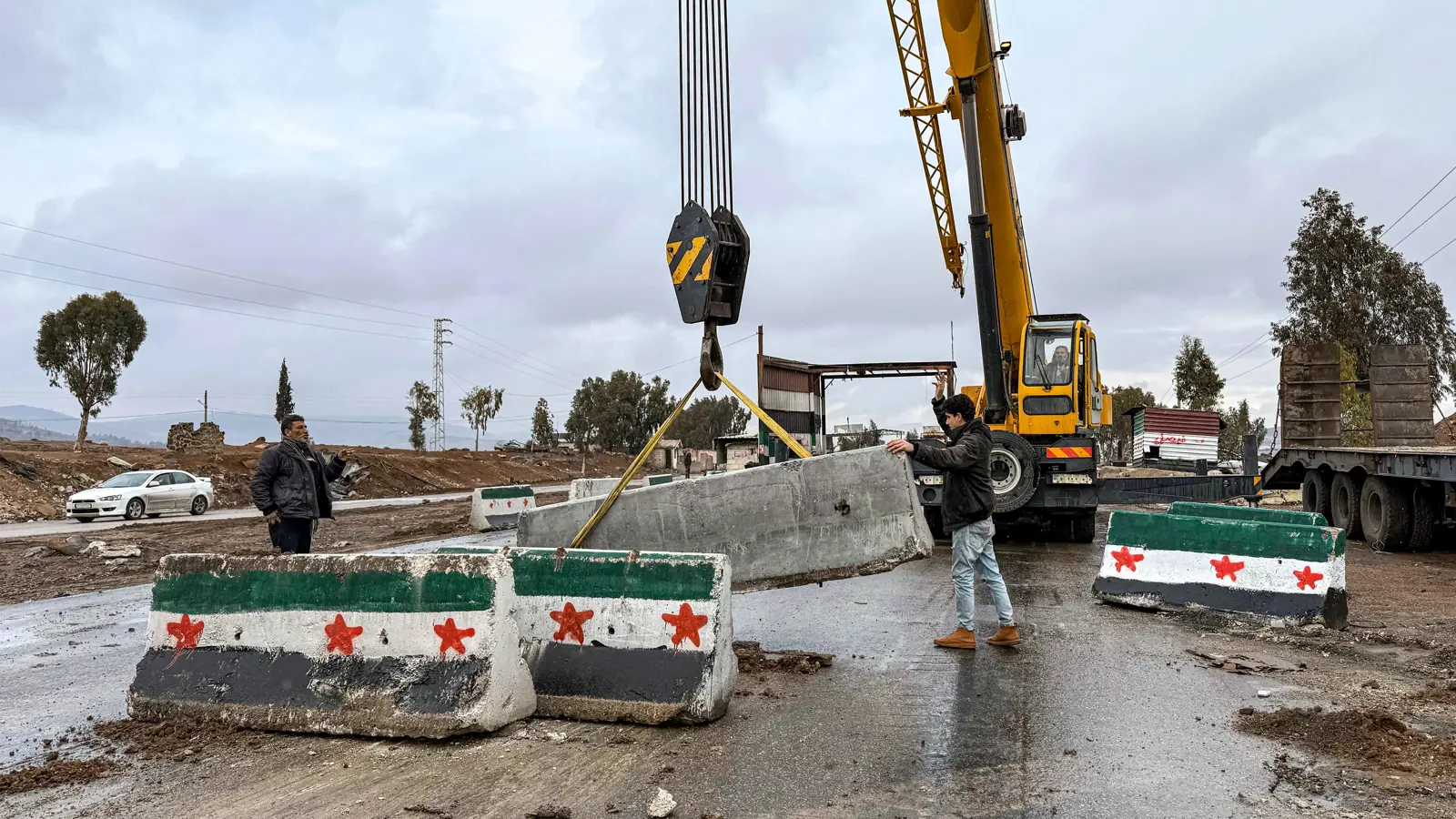 بدءا من معبر "نصيب".. الأردن يزود سوريا بالكهرباء