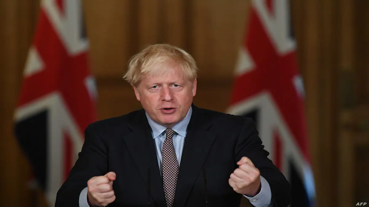 جونسون للبريطانيين: اعملوا من منازلكم ولا رحلات دولية من إنجلترا حتى 17 مايو