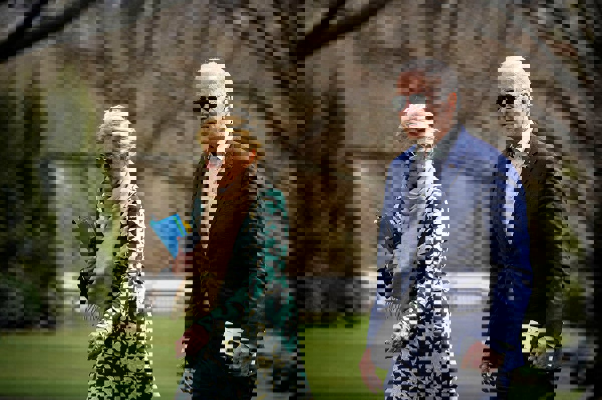 كيف احتفل الرئيس الأمريكي بايدن بيوم ميلاد زوجته جيل؟