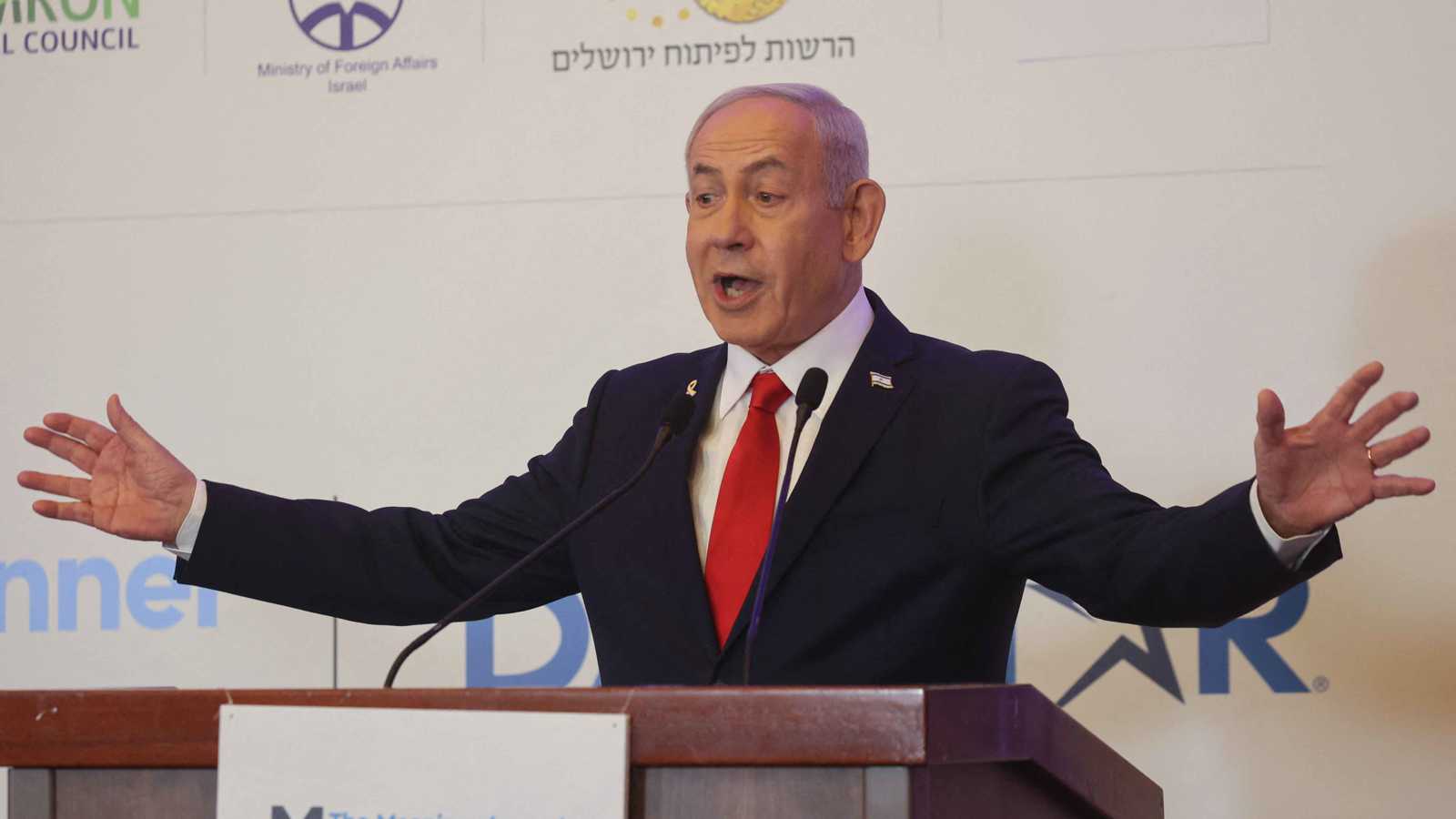 نتنياهو: نُعِدُّ لحماس "مفاجآت" بعد محاصرتها في منطقتين