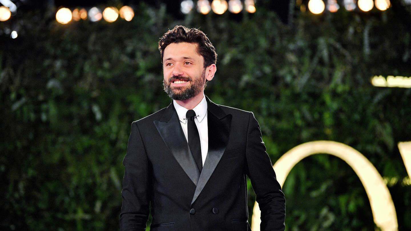 كريم محمود عبد العزيز يستعيد ذكريات "نادرة" مع أحمد زكي (فيديو)