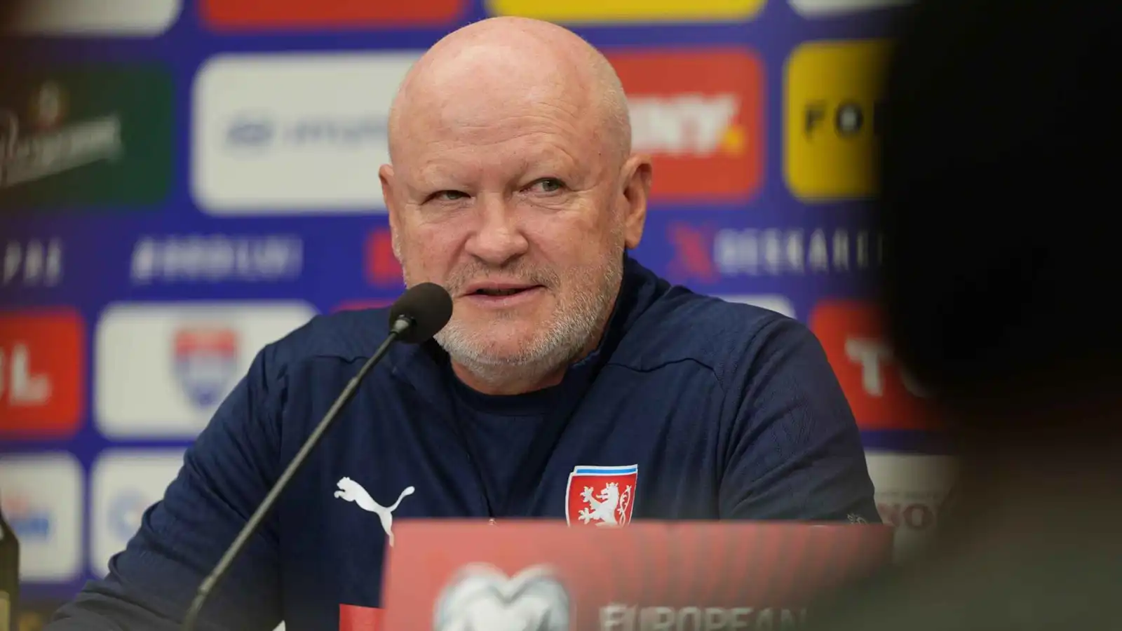 إقالة مدرب منتخب التشيك بعد خسارة مدوية في تصفيات كأس العالم