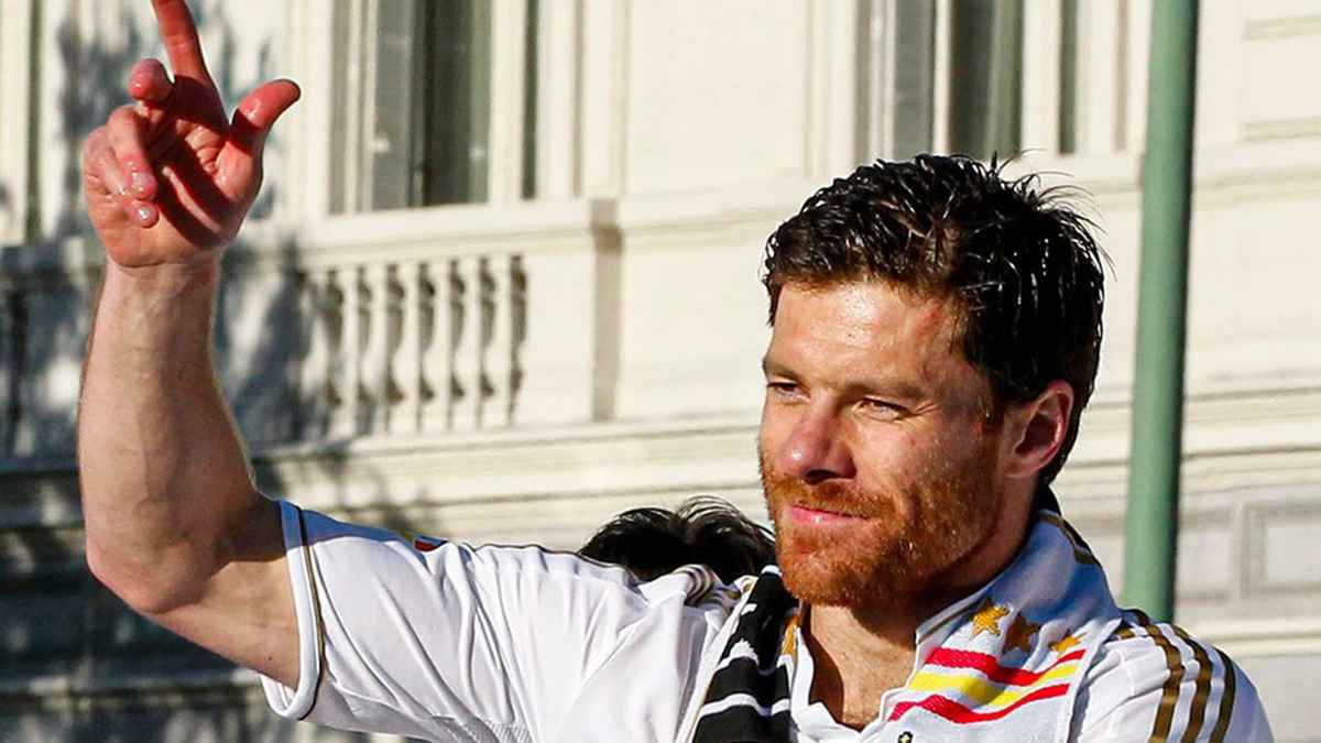 أكبر 3 أزمات تواجه تشابي ألونسو قبل مواجهة الهلال السعودي