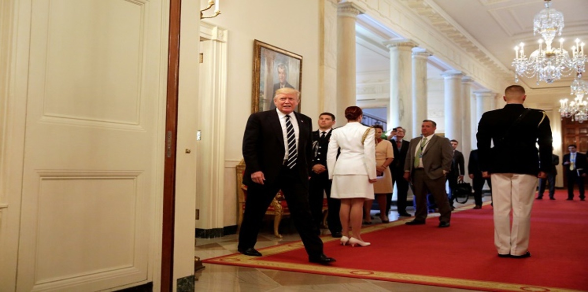 تفاصيل ما جرى بين ترامب ومساعديه قبل أن يحسم الموقف من قطر؟