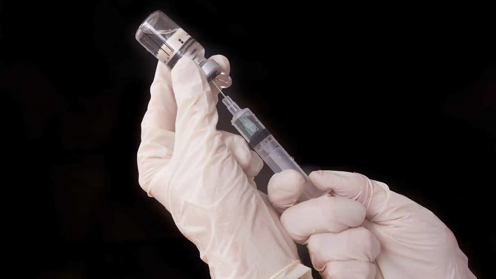 إبرة "خاطئة" تقتل طالب طبّ في دمشق