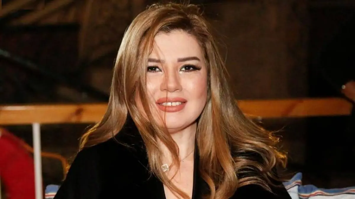 رانيا فريد شوقي تودع جثمان والدتها‎ بحرقة (فيديو)