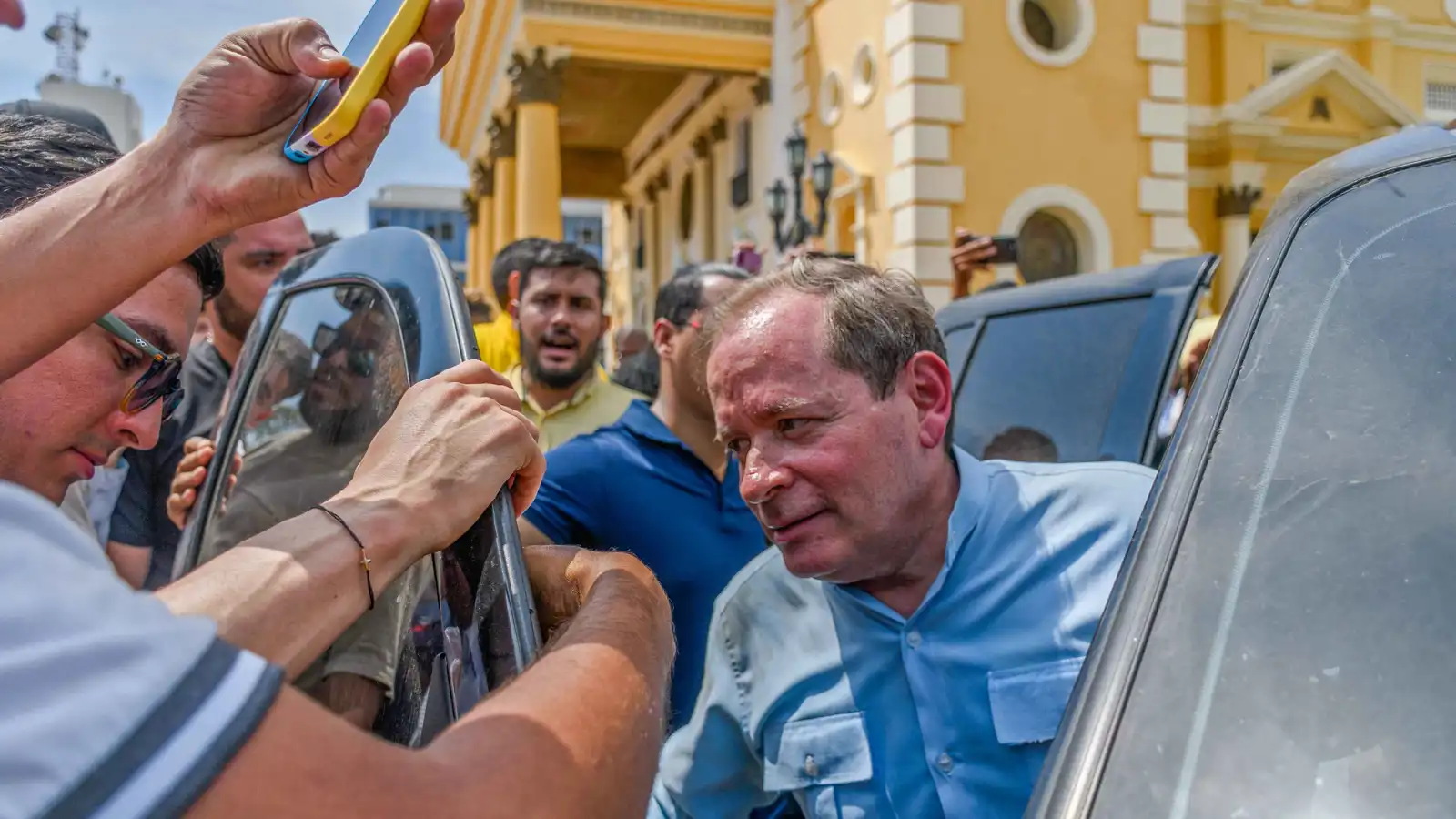 دفعة جديدة.. قرار قضائي بالعفو عن 379 سجيناً سياسياً في فنزويلا