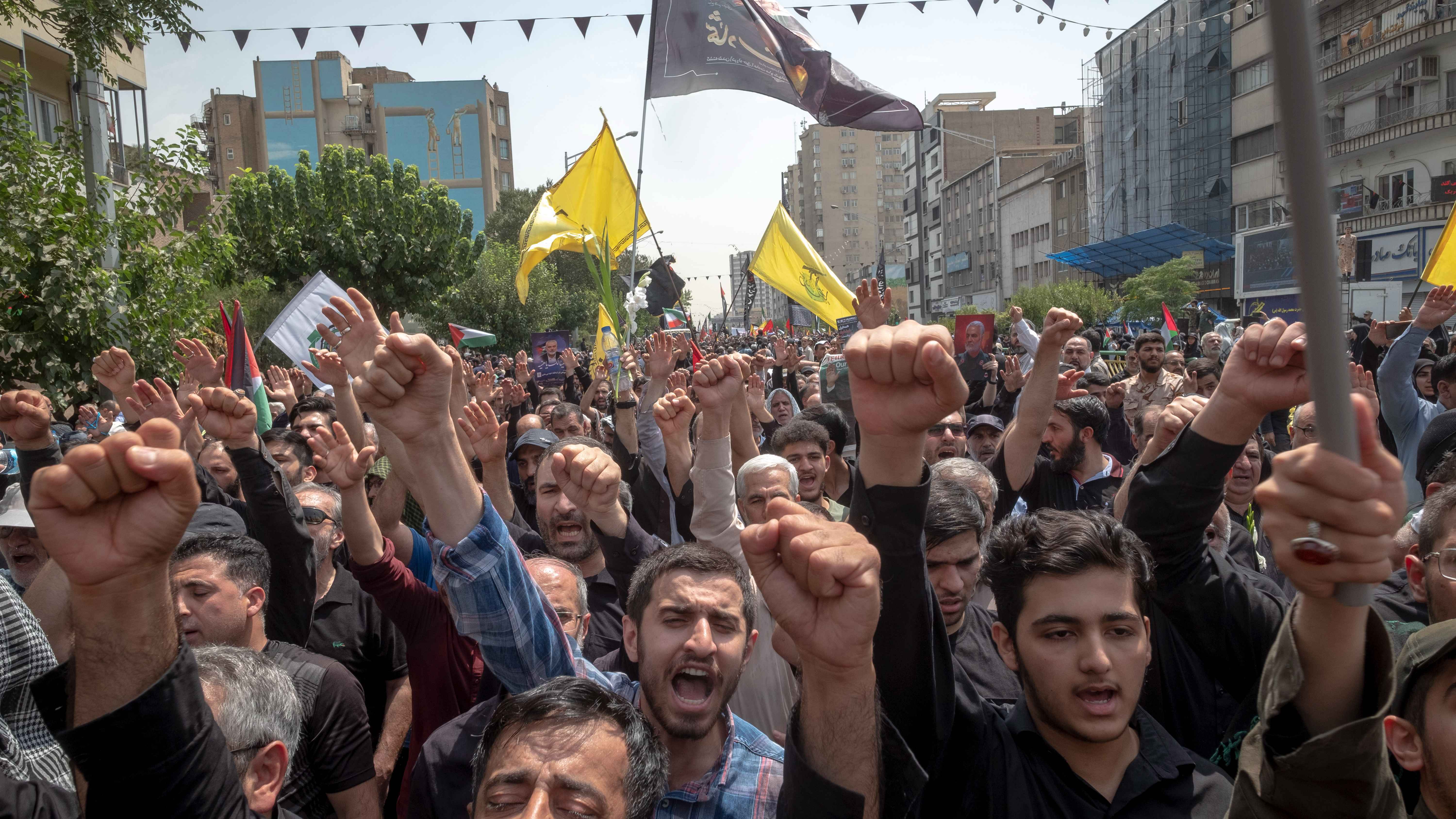 تواجه "موقفا حرجا ومتأزما".. لماذا إيران "قلقة" من ضربتها الوشيكة؟