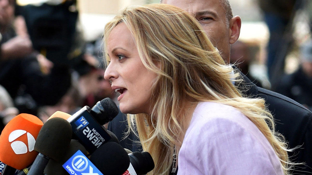 الممثلة الإباحية ستورمي دانيلز تتهم محاميها بسرقة أموالها‎