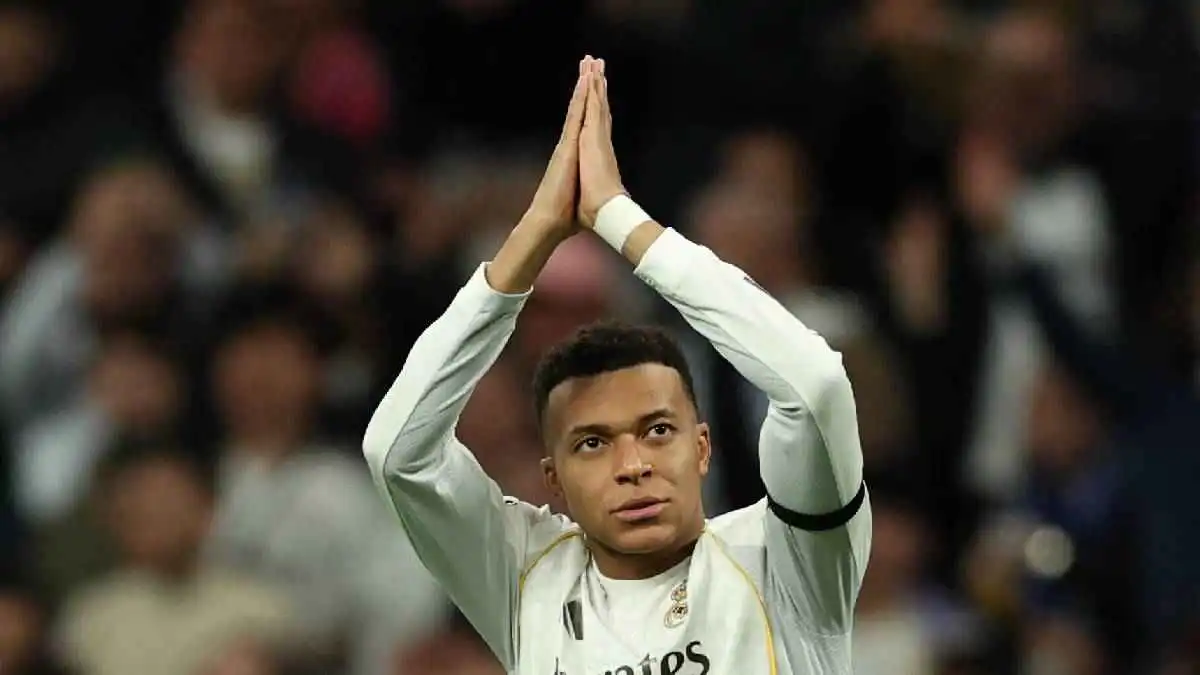 مبابي يعتذر بعد هز شباك موناكو في دوري أبطال أوروبا (فيديو)