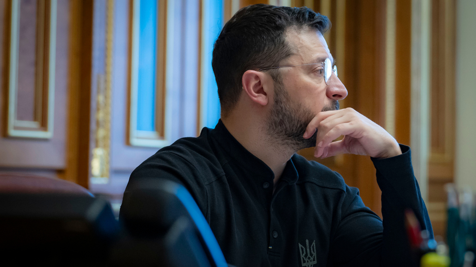 زيلينسكي يقيل المفوض الخاص بتطوير القوات الأوكرانية