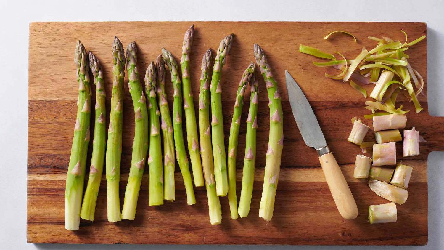 منها الهليون.. 5 خضراوات غنية بالبروتين وجيدة للعضلات