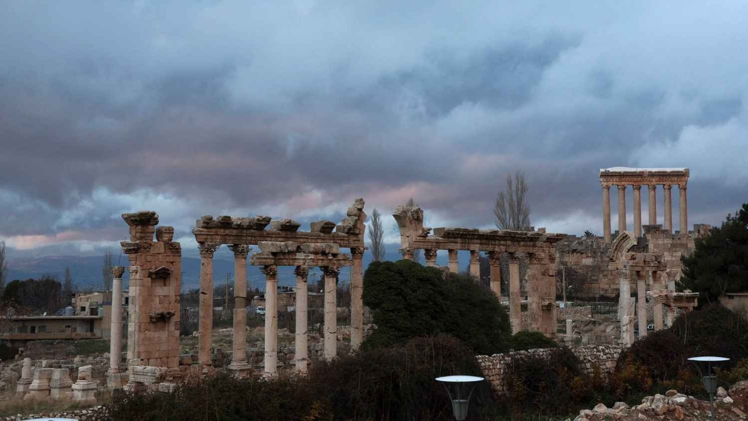 استهداف معالم لبنان الأثرية.. التاريخ في مرمى النيران الإسرائيلية