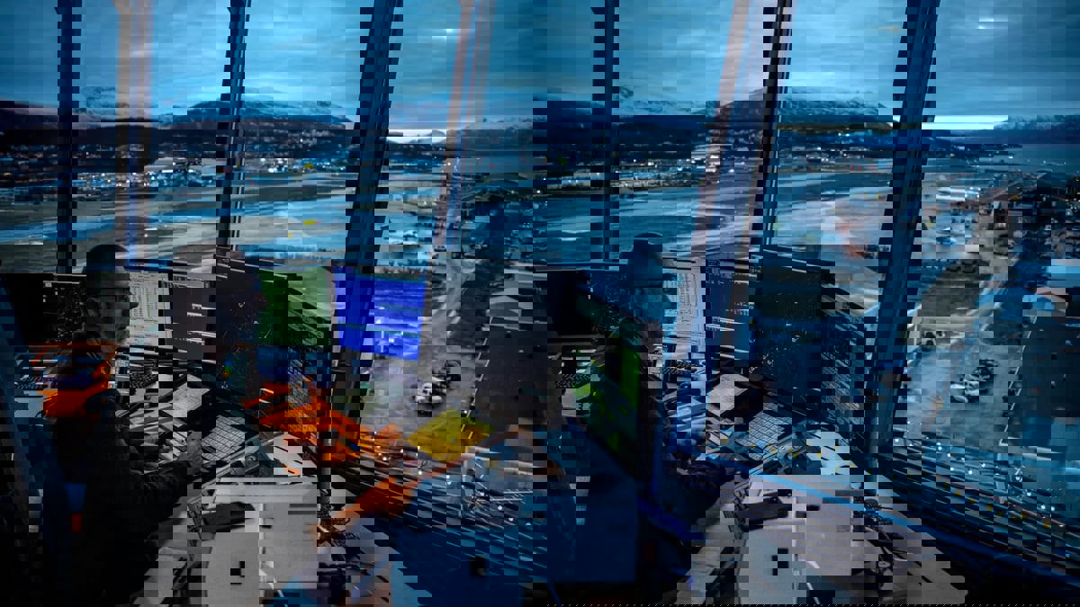 بعيدًا عن ساحات المعارك.. "الحرب الإلكترونية" تشتت حركة الطيران المدني