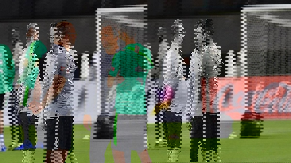 بيتزي يدافع عن اختياراته لقائمة المنتخب السعودي في كأس آسيا 2019