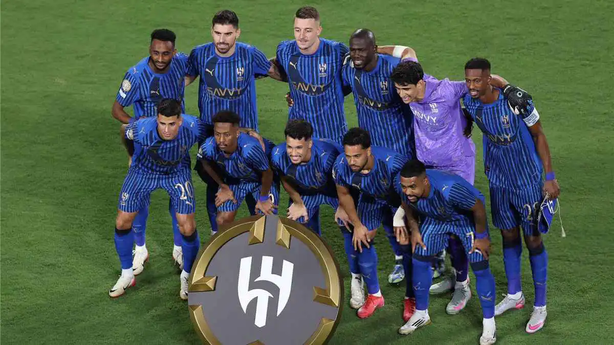 زمن العبودية انتهى.. رد ناري من وكيل نجم الهلال حول انتقاله إلى الشباب