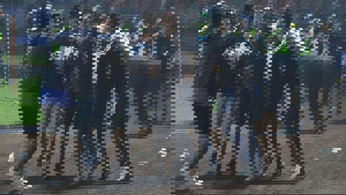 الشرطة الإندونيسية توجه اتهامات إلى 6 أشخاص في كارثة الاستاد
