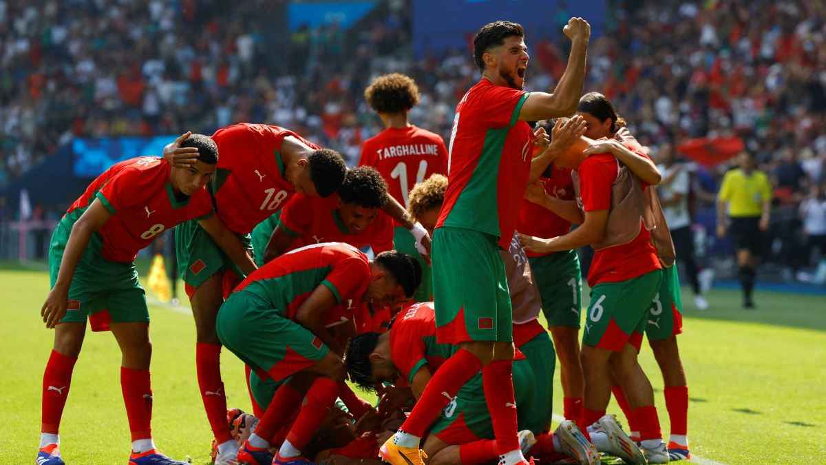 أسود الأطلس على أعتاب كتابة فصل جديد.. ما تاريخ المنتخبات العربية مع الأولمبياد؟