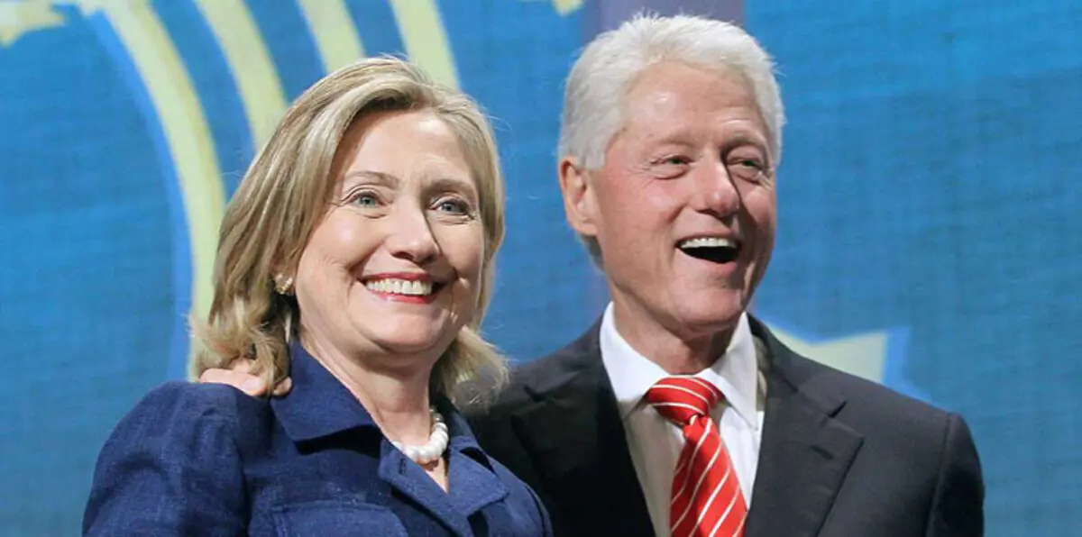 ويكيليكس: فضائح بيل كلينتون الجنسية شكّلت عبئًا على الحملة الانتخابية لزوجته هيلاري