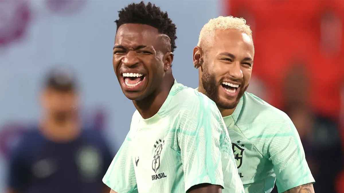 يسير في الطريق الخاطئ مثل نيمار.. أسطورة ألمانيا ينتقد فينيسيوس