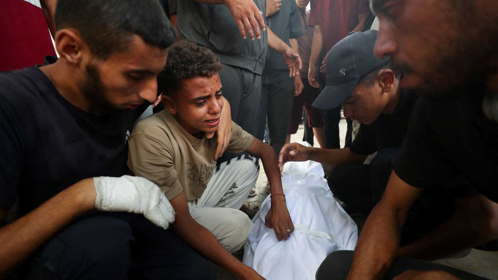 قتلى وجرحى بقصف إسرائيلي على مناطق متفرقة في غزة