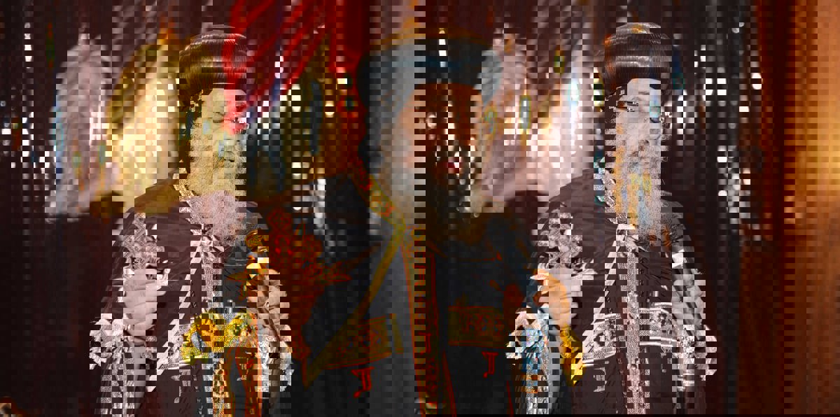 البابا تواضروس يُوقف كاهنًا عن العمل بسبب ملابس القبطيات