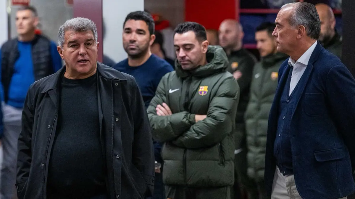 انقلاب لابورتا على تشافي يؤجل أولى صفقات برشلونة الصيفية