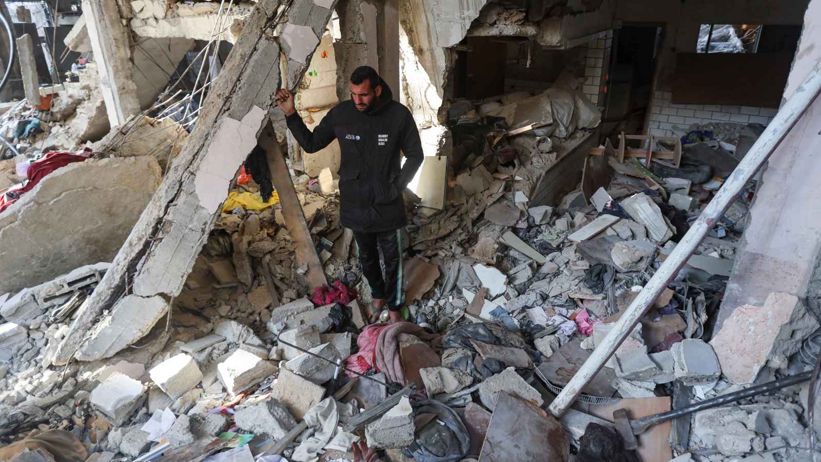 احتجاجات نادرة.. المئات في بيت لاهيا يطالبون بإسقاط حماس (فيديو)