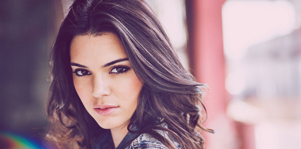 كيندال جينر تثير انتقادات واسعة بسبب إعلان مشروب غازي