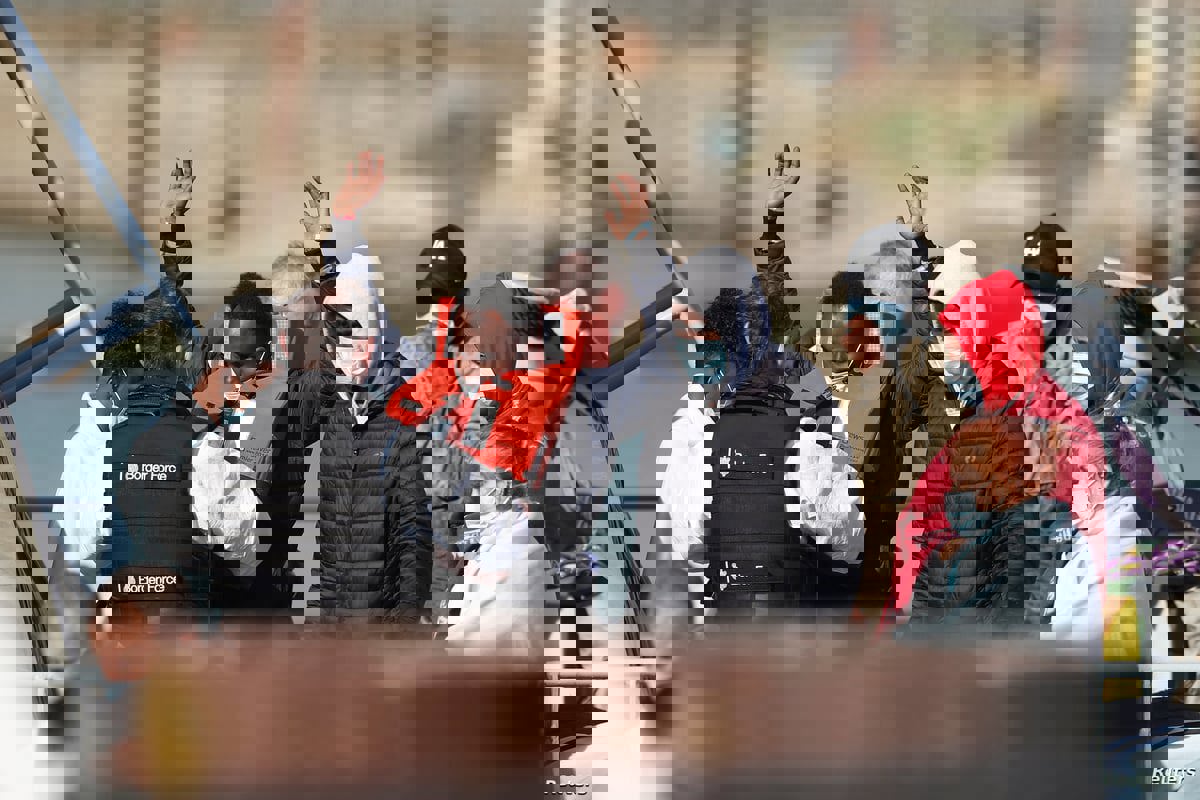 بريطانيا تعلن المضي بترحيل المهاجرين إلى رواندا رغم رفض المحكمة العليا