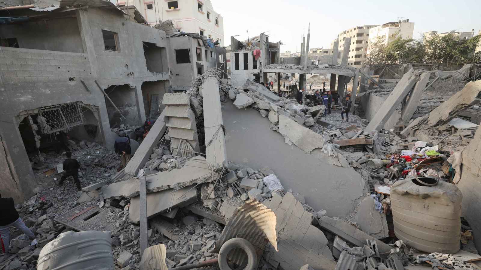 بعد إفراغ شمال القطاع.. سكان مدينة غزة يخشون مصيراً مماثلاً