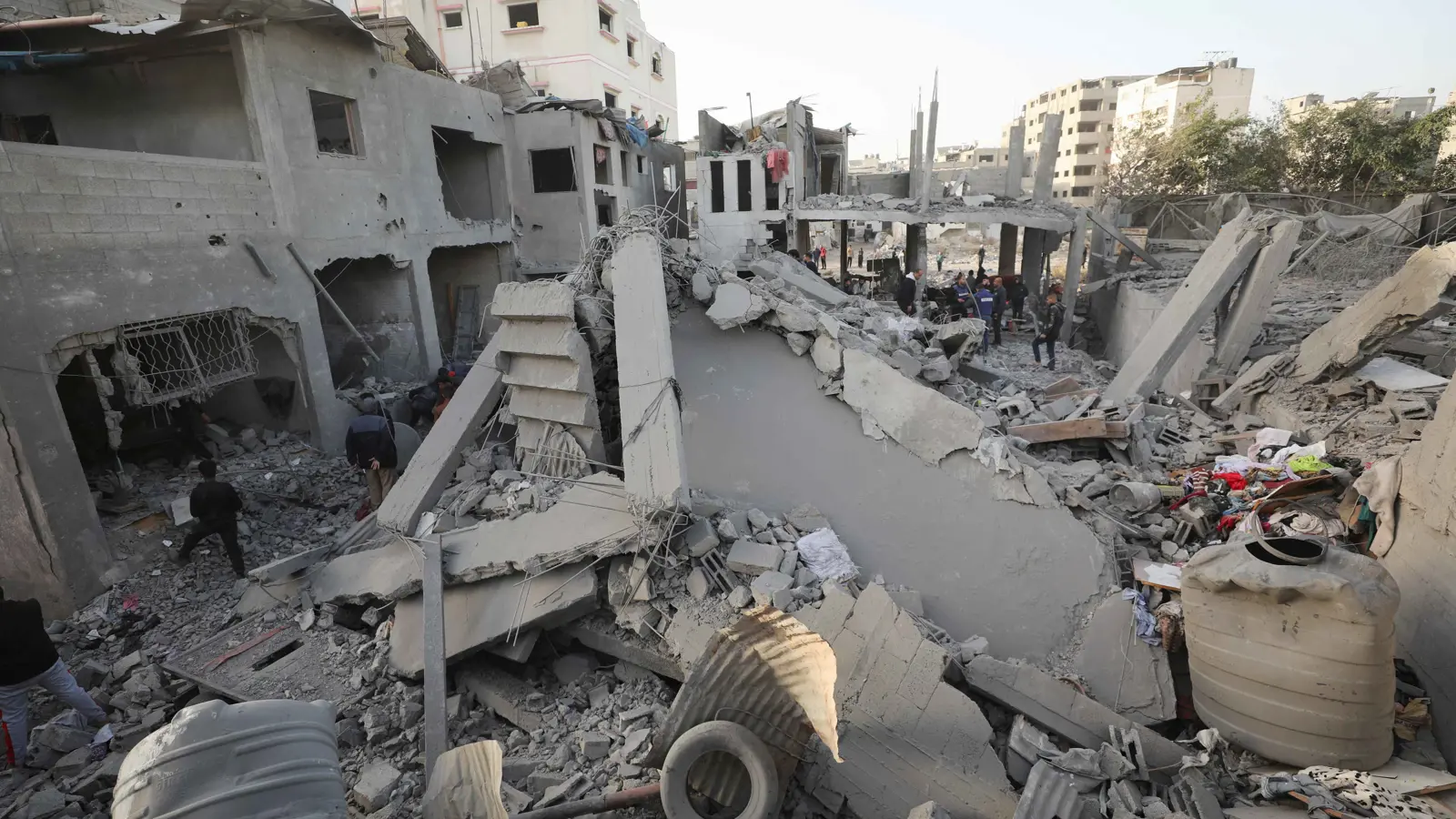 بعد إفراغ شمال القطاع.. سكان مدينة غزة يخشون مصيراً مماثلاً