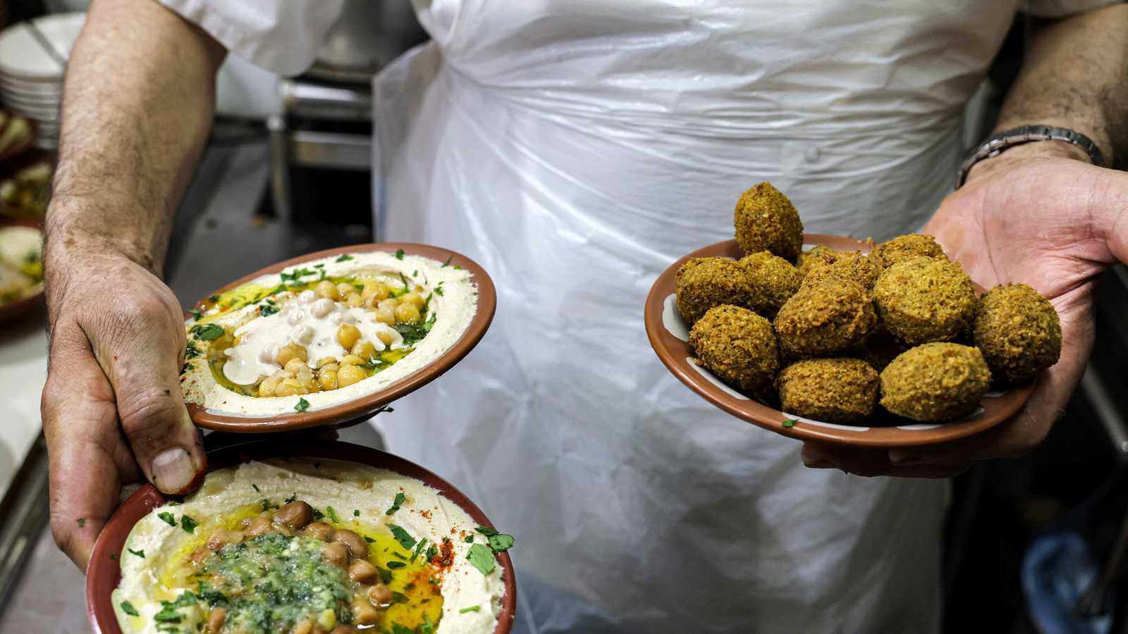 السلطات الأردنية تكشف سبب "تسمم الفلافل" في إربد