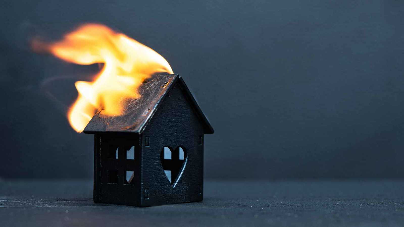 مصرع أم وأبنائها في حريق جديد بالعراق (فيديو)